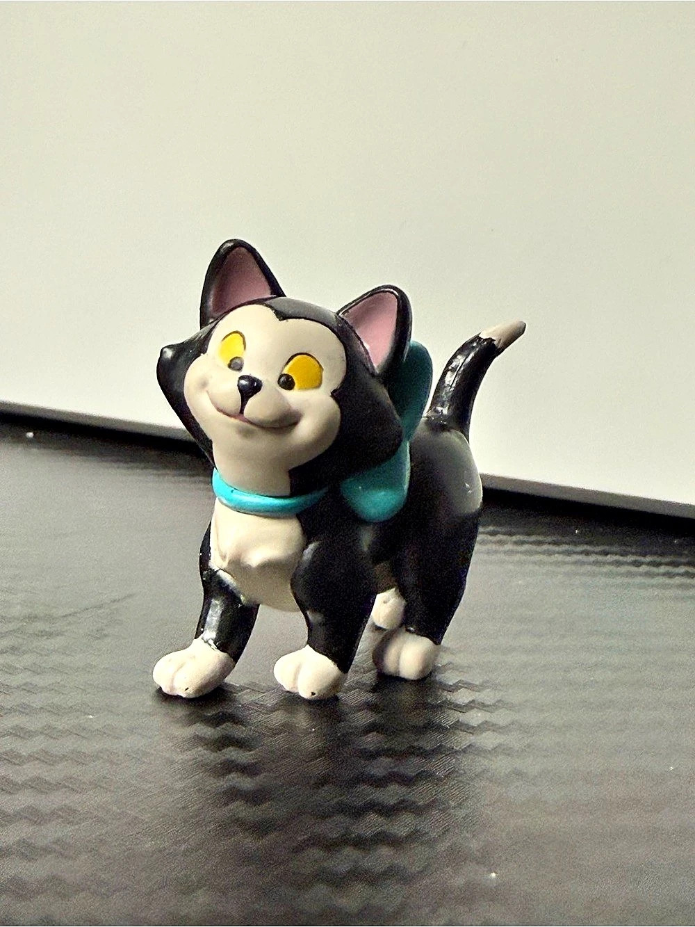 Disney Figaro PVC Figurine with Blue Bow Black & White